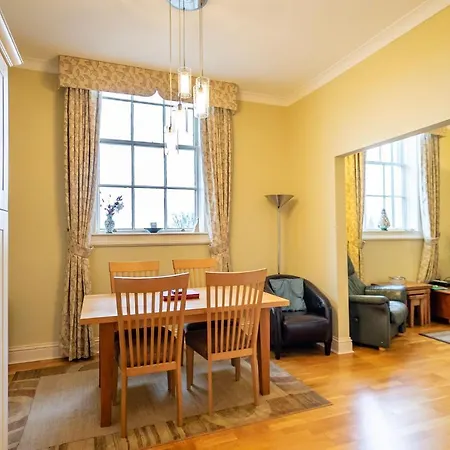 43 County House * York