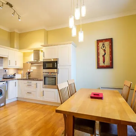 43 County House * York