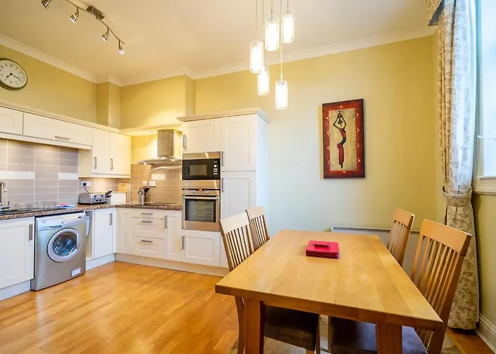 43 County House * York